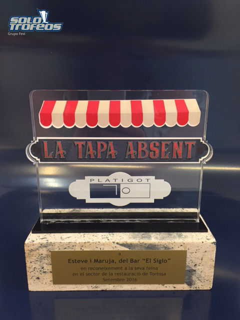 Trofeo Tapa Absent entregado por "Plat i Got".
